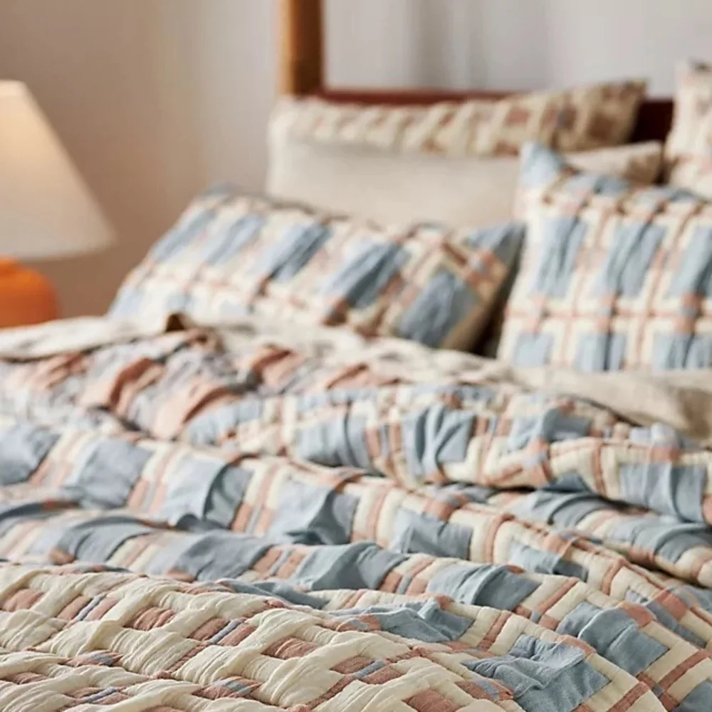 Anthropologie Sonya Matelasse 2 Standard Pillow Shams New. 20x26